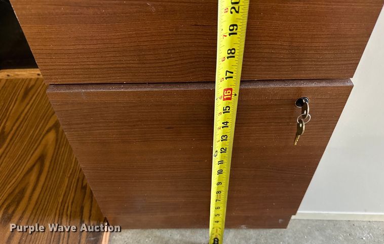 image for item OM9254 Office desk and chairs