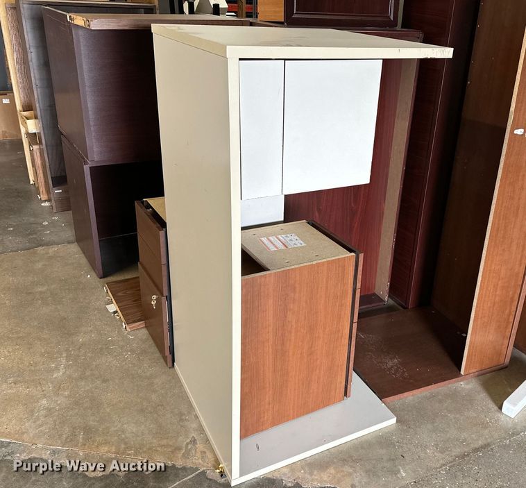 image for item OM9254 Office desk and chairs