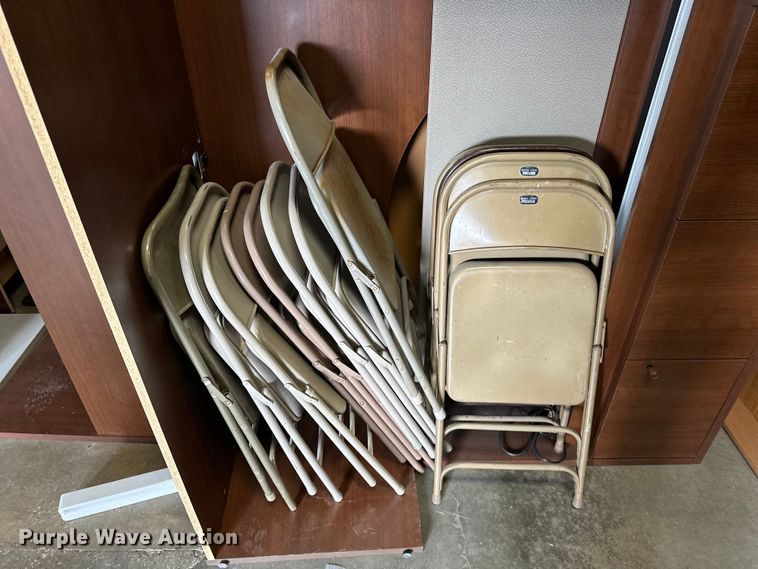 image for item OM9254 Office desk and chairs