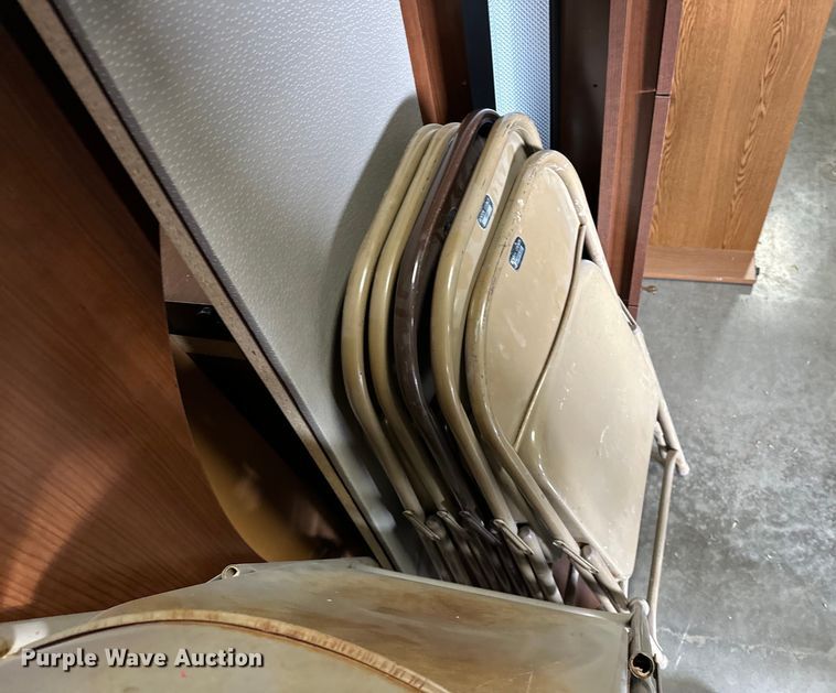 image for item OM9254 Office desk and chairs