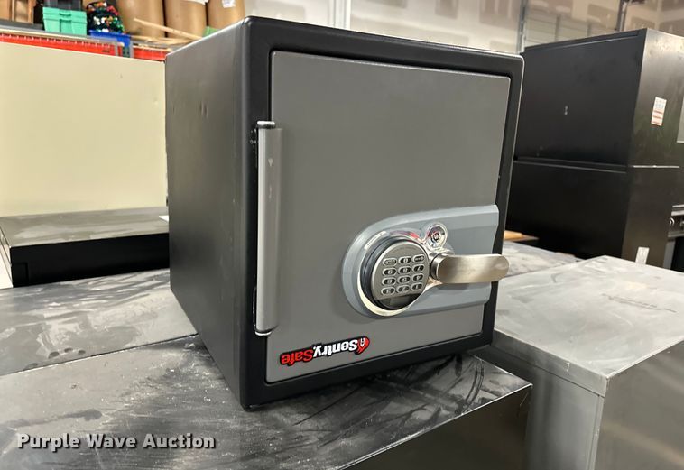 image for item OM9257 (26) file cabinets 