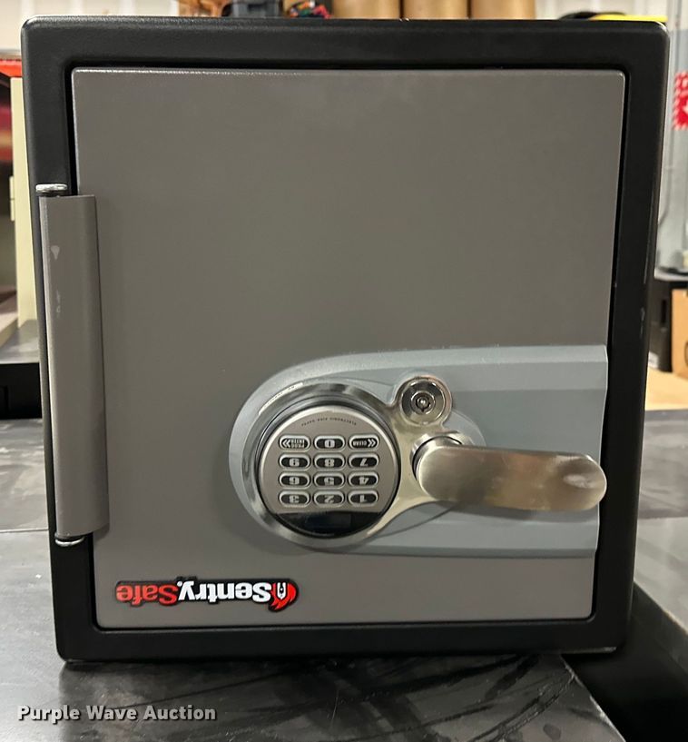 image for item OM9257 (26) file cabinets 