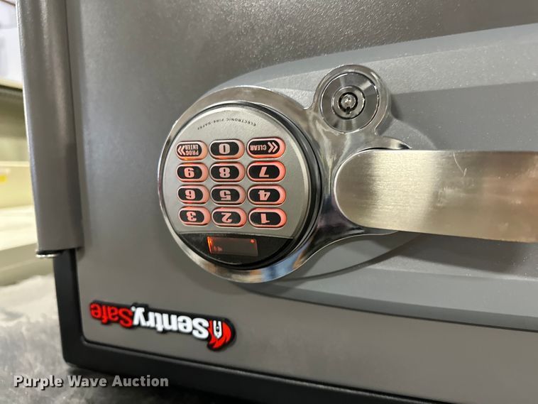 image for item OM9257 (26) file cabinets 