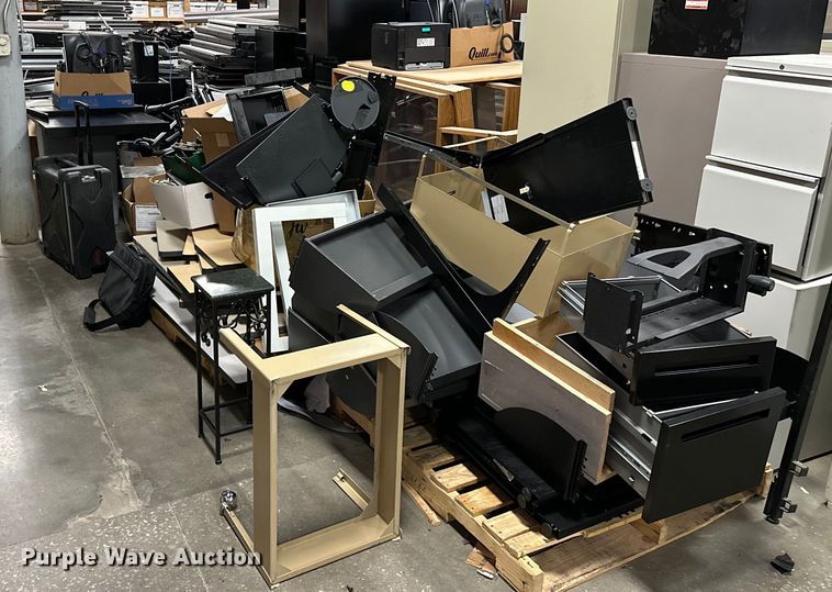 image for item OM9258 Office cubicals 