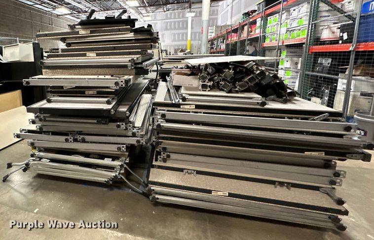 image for item OM9258 Office cubicals 