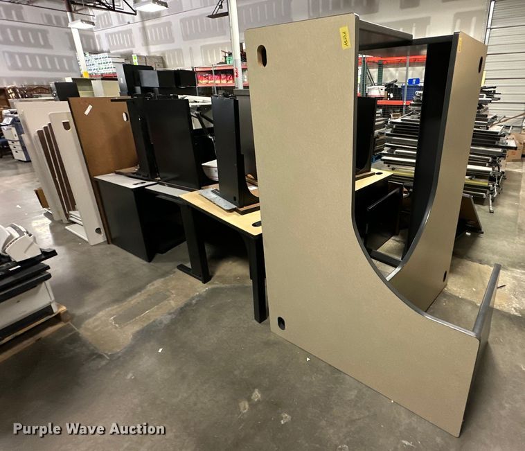 image for item OM9258 Office cubicals 