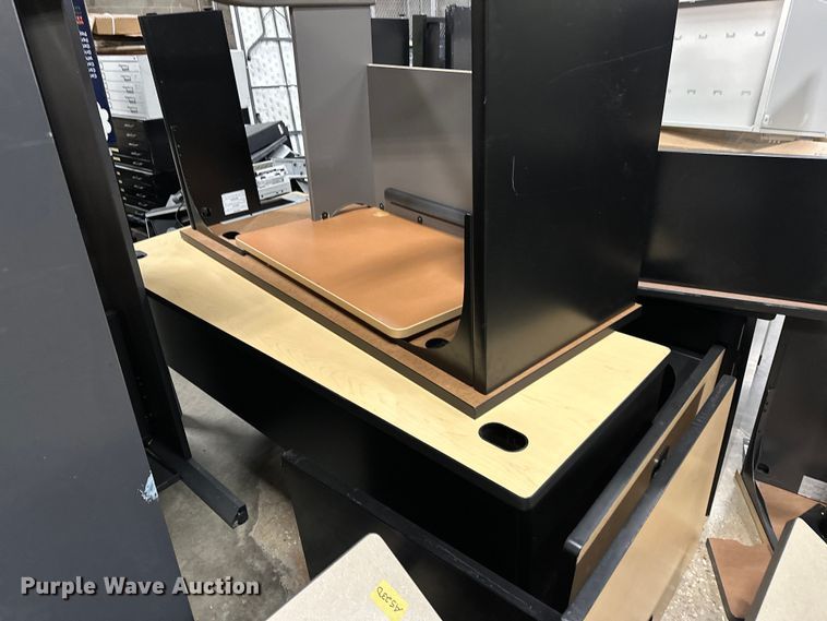 image for item OM9258 Office cubicals 