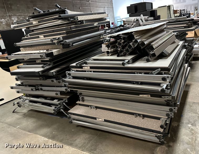 image for item OM9258 Office cubicals 