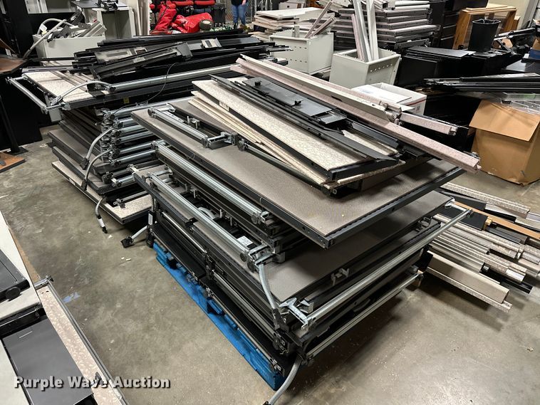 image for item OM9258 Office cubicals 