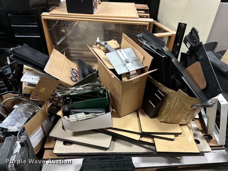 image for item OM9258 Office cubicals 