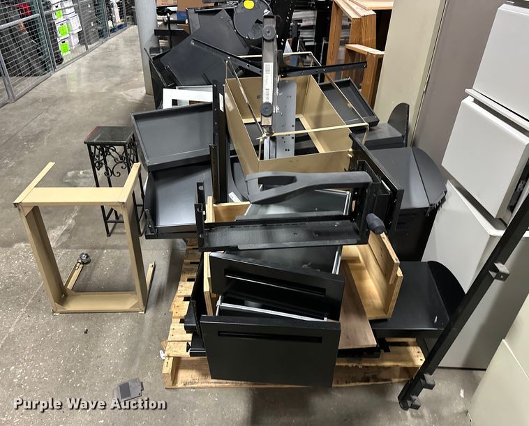 image for item OM9258 Office cubicals 