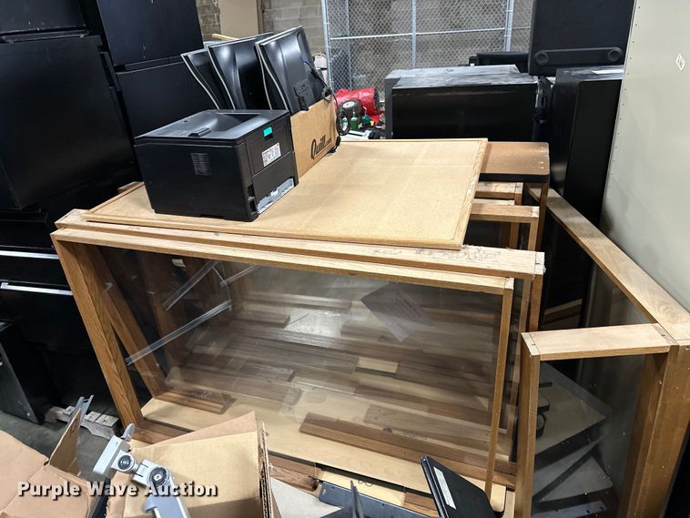 image for item OM9258 Office cubicals 