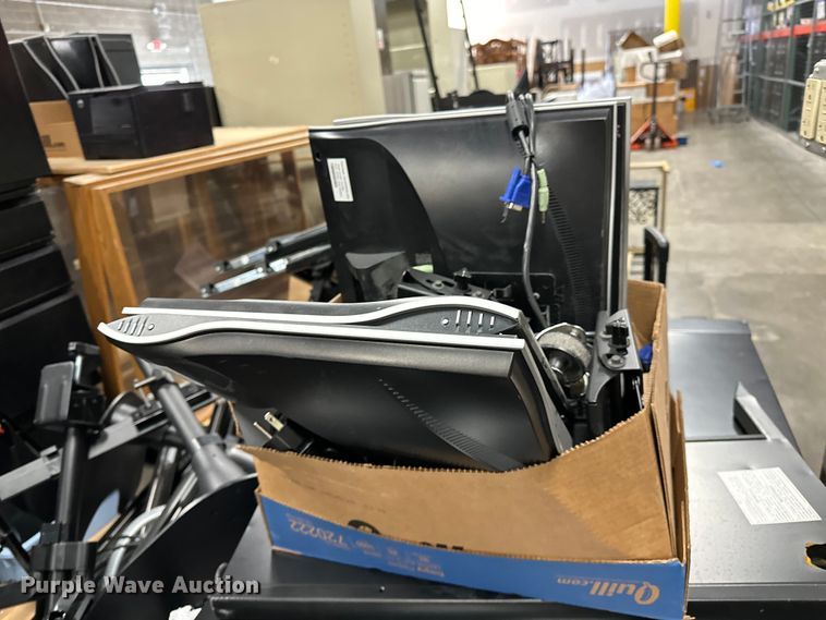 image for item OM9258 Office cubicals 