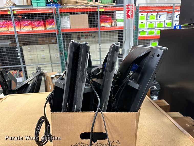 image for item OM9258 Office cubicals 