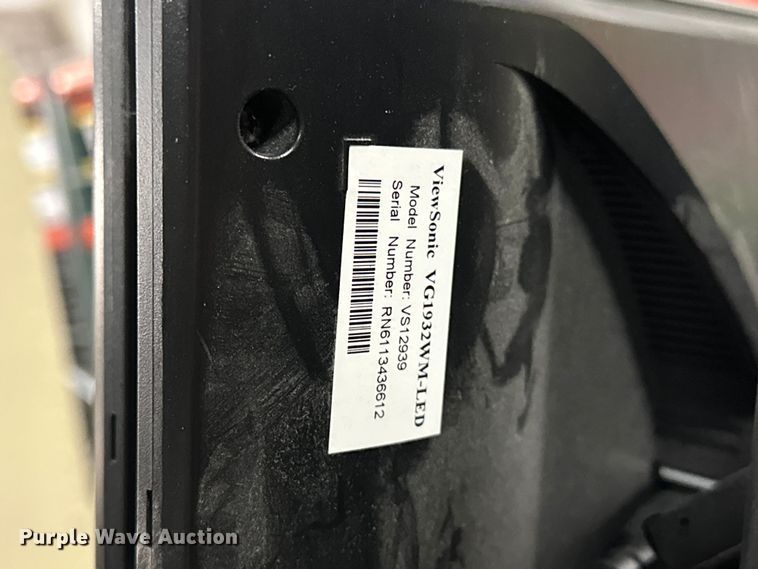 image for item OM9258 Office cubicals 