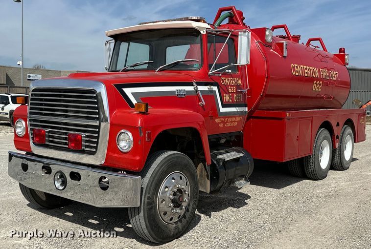 image for item OM9260 1984 Ford LT9000 tanker fire truck