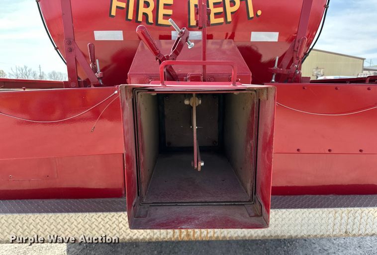 image for item OM9260 1984 Ford LT9000 tanker fire truck