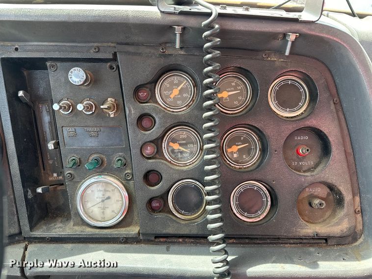 image for item OM9260 1984 Ford LT9000 tanker fire truck