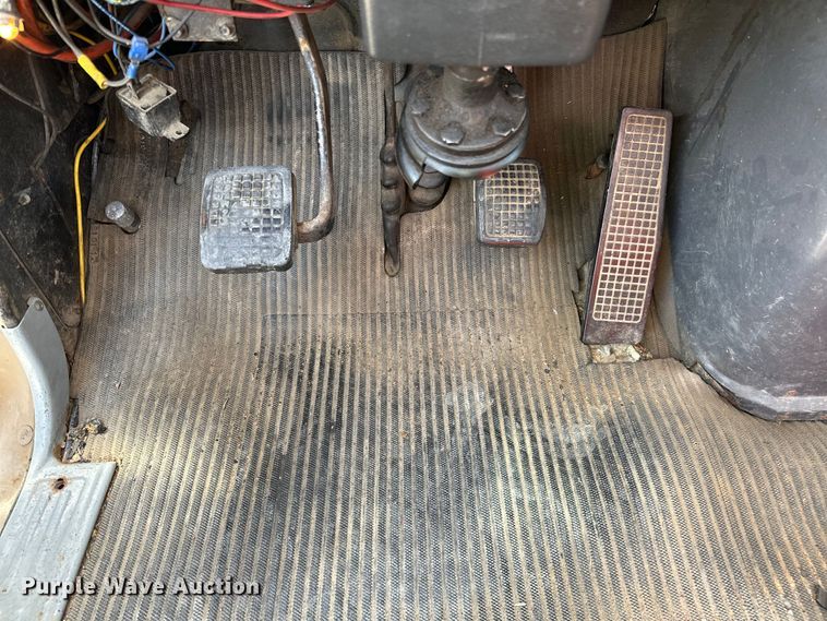 image for item OM9260 1984 Ford LT9000 tanker fire truck