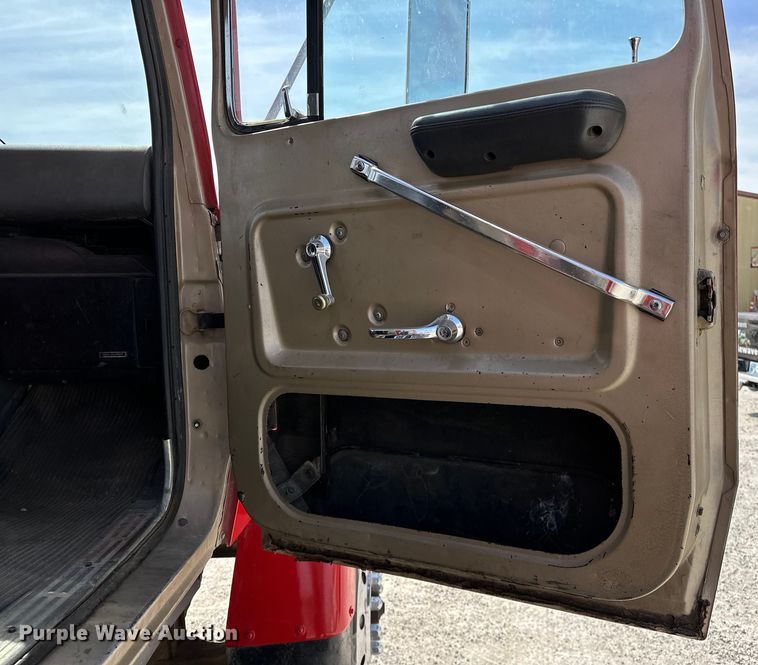 image for item OM9260 1984 Ford LT9000 tanker fire truck