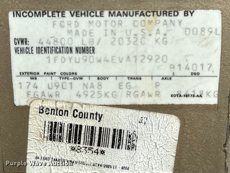 image for item OM9260 1984 Ford LT9000 tanker fire truck