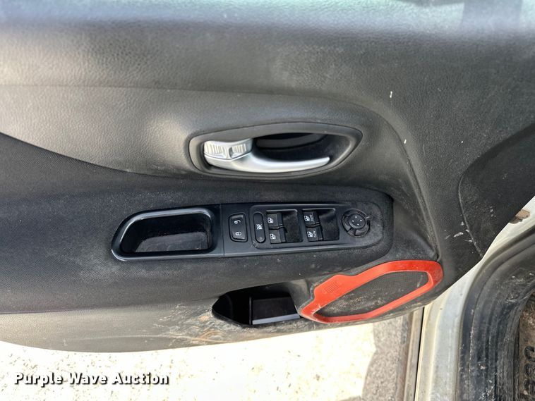 image for item OM9261 2018 Jeep Renegade  SUV