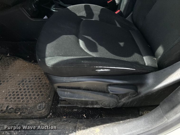 image for item OM9261 2018 Jeep Renegade  SUV