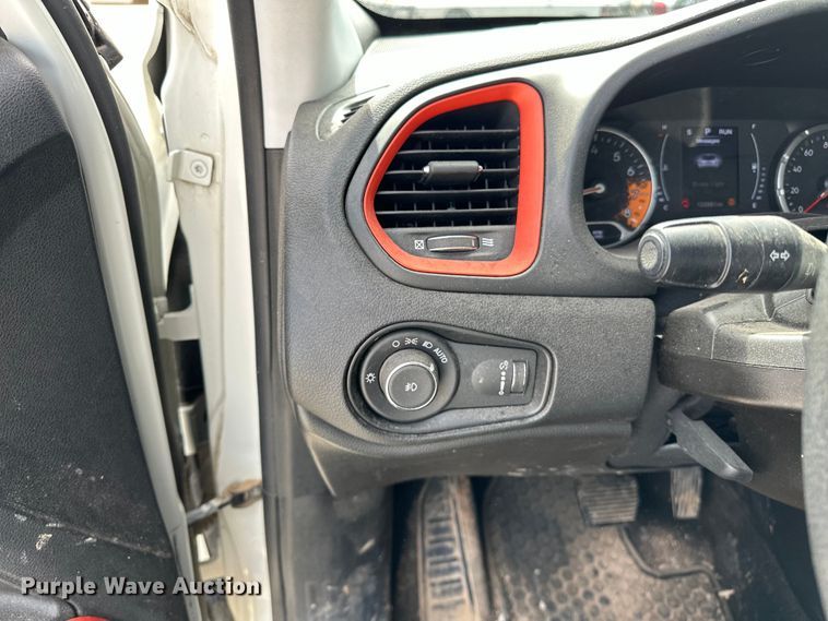 image for item OM9261 2018 Jeep Renegade  SUV
