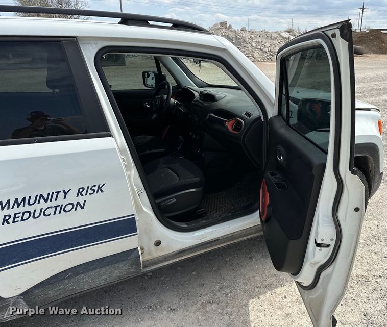 image for item OM9261 2018 Jeep Renegade  SUV