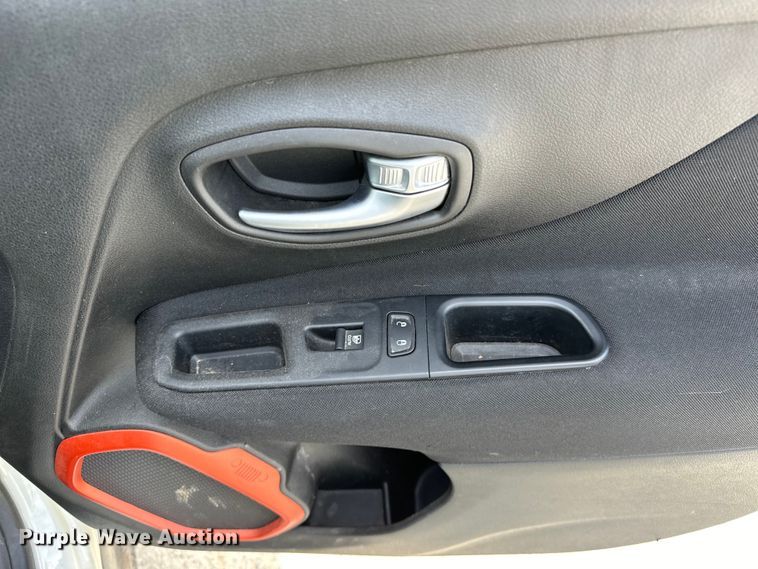 image for item OM9261 2018 Jeep Renegade  SUV