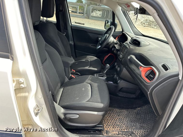 image for item OM9261 2018 Jeep Renegade  SUV