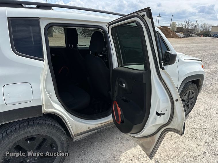 image for item OM9261 2018 Jeep Renegade  SUV
