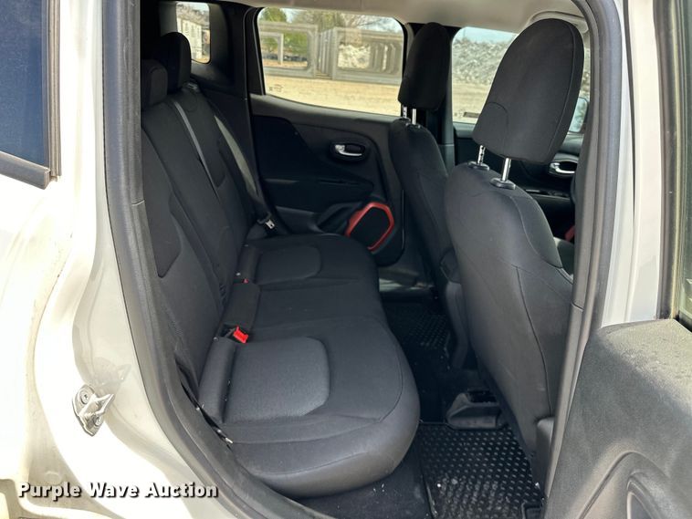 image for item OM9261 2018 Jeep Renegade  SUV