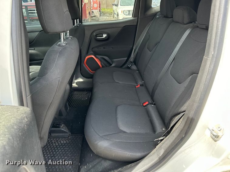 image for item OM9261 2018 Jeep Renegade  SUV