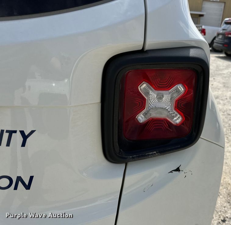 image for item OM9262 2018 Jeep Renegade  SUV