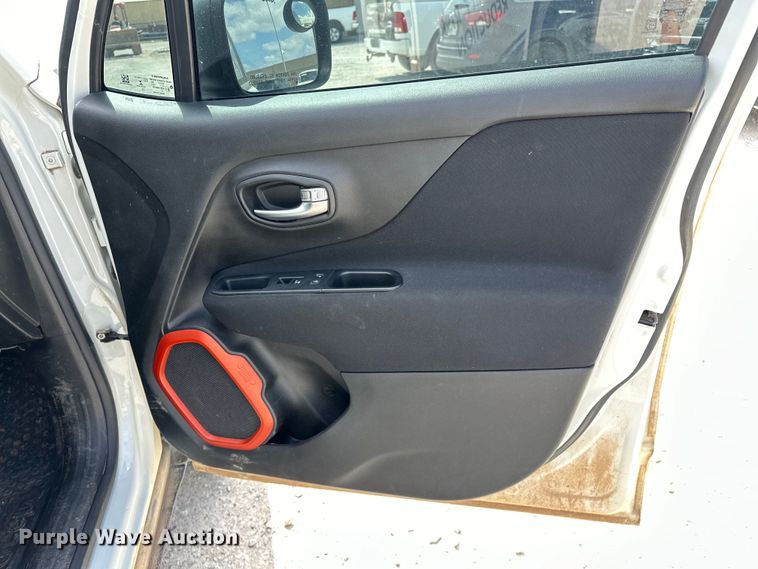 image for item OM9262 2018 Jeep Renegade  SUV