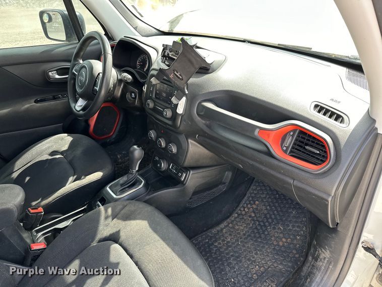 image for item OM9262 2018 Jeep Renegade  SUV