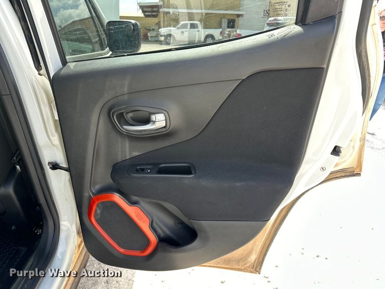 image for item OM9262 2018 Jeep Renegade  SUV