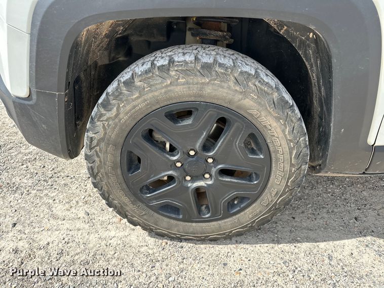 image for item OM9262 2018 Jeep Renegade  SUV