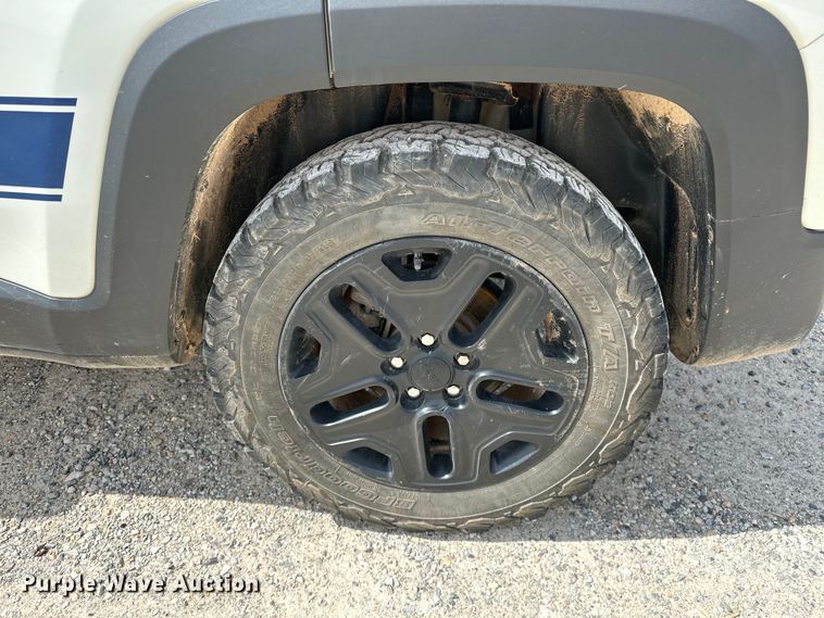 image for item OM9262 2018 Jeep Renegade  SUV