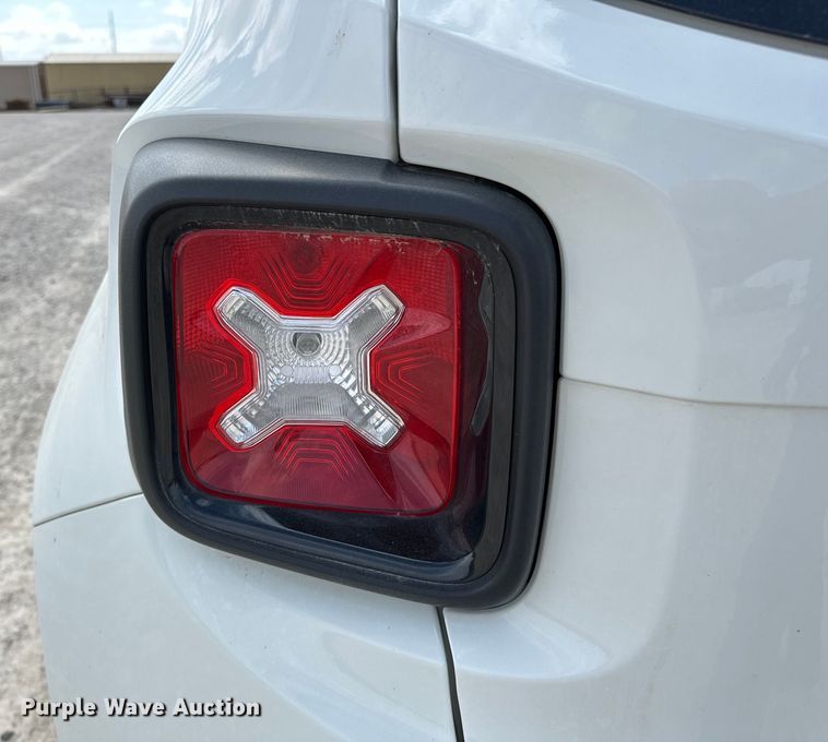 image for item OM9263 2018 Jeep Renegade SUV