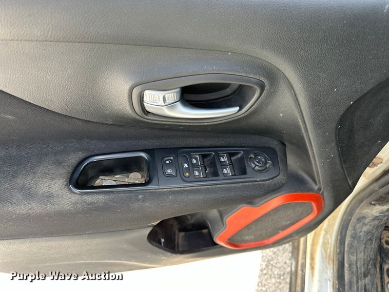 image for item OM9263 2018 Jeep Renegade SUV