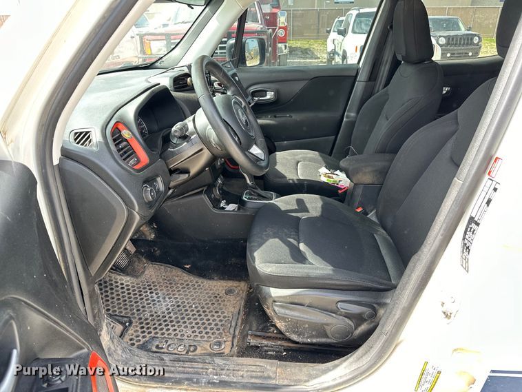 image for item OM9263 2018 Jeep Renegade SUV