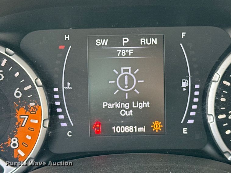 image for item OM9263 2018 Jeep Renegade SUV