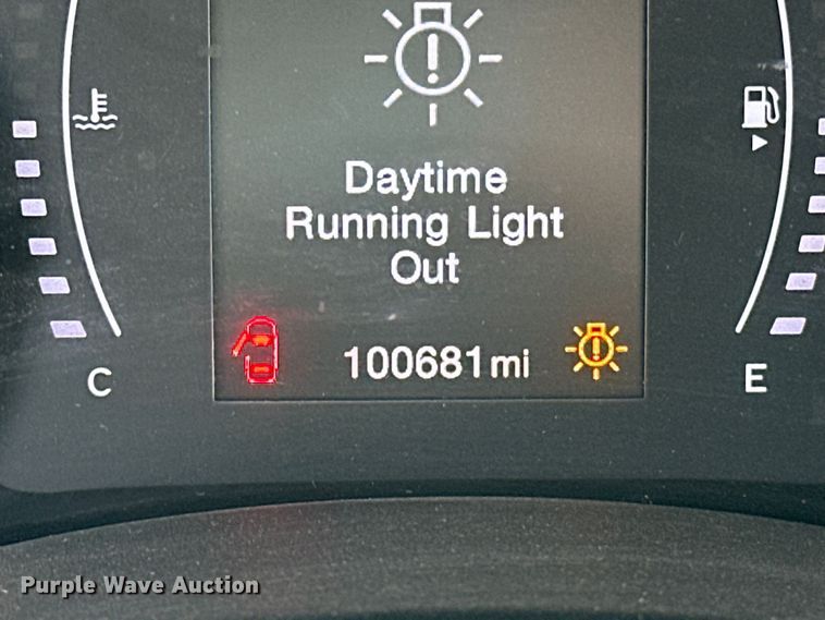 image for item OM9263 2018 Jeep Renegade SUV