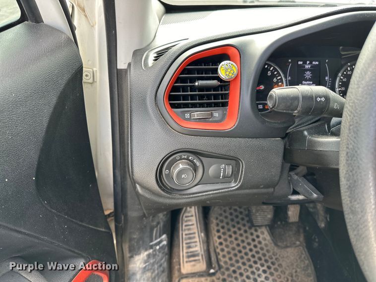 image for item OM9263 2018 Jeep Renegade SUV