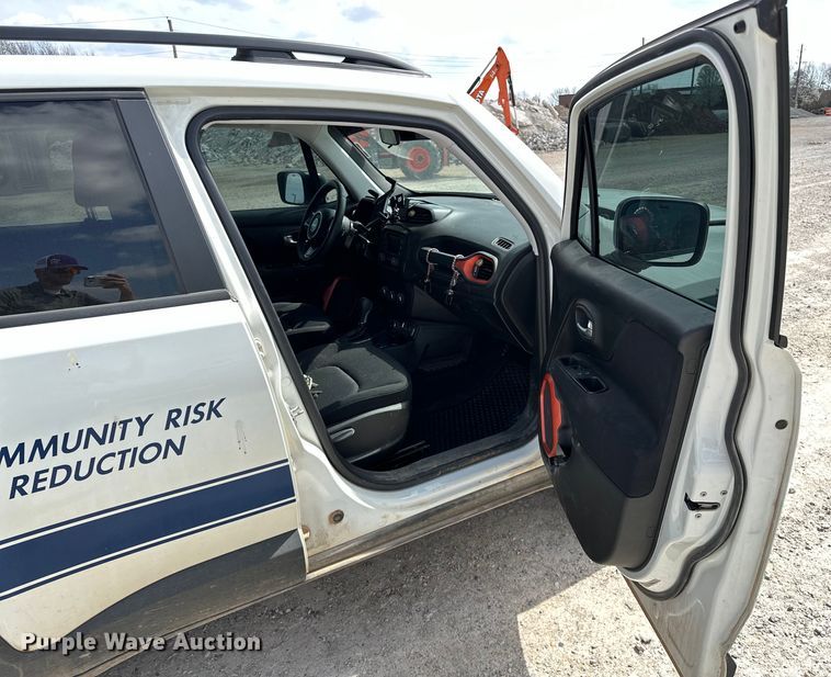 image for item OM9263 2018 Jeep Renegade SUV