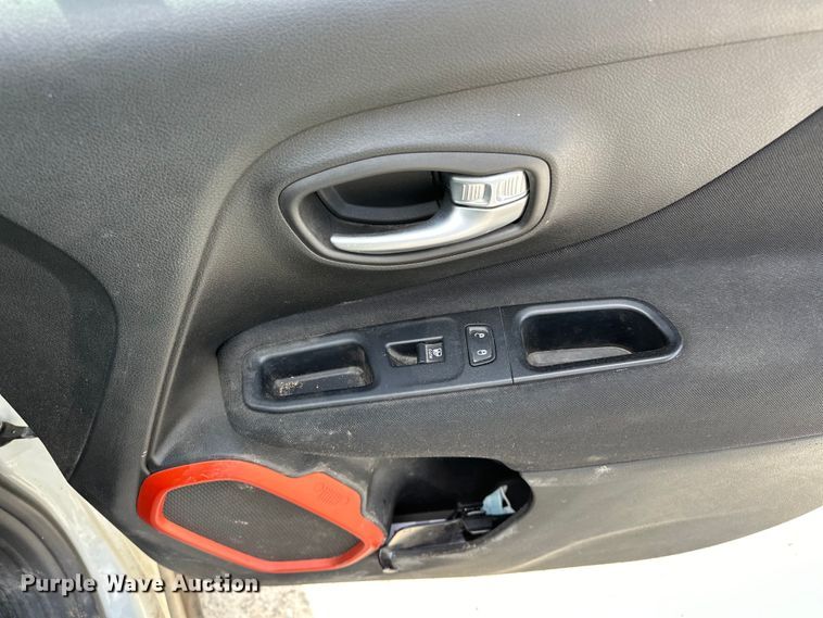 image for item OM9263 2018 Jeep Renegade SUV