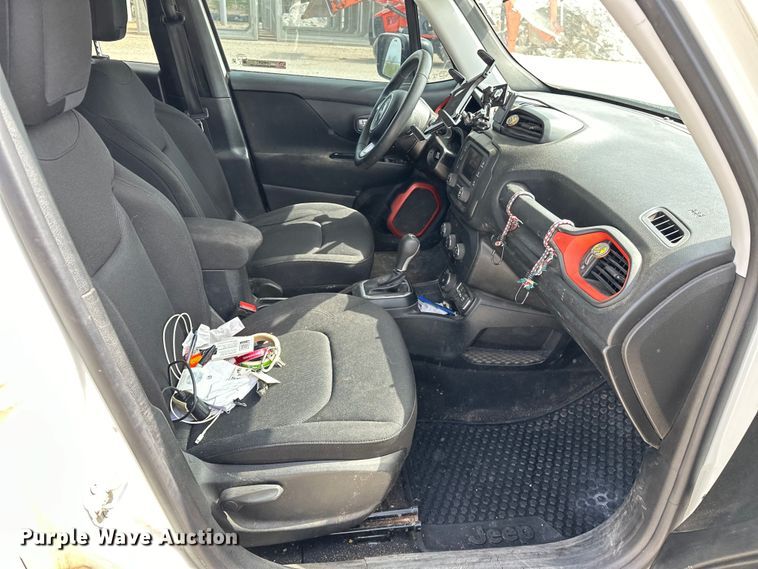 image for item OM9263 2018 Jeep Renegade SUV