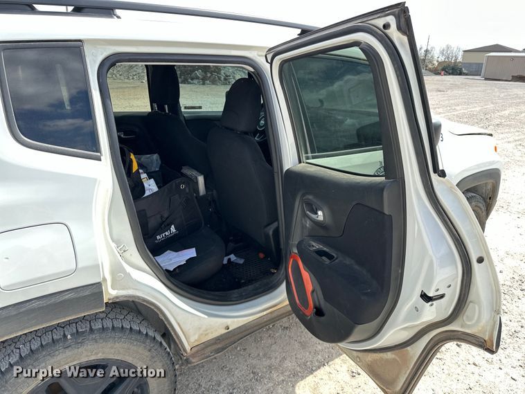 image for item OM9263 2018 Jeep Renegade SUV